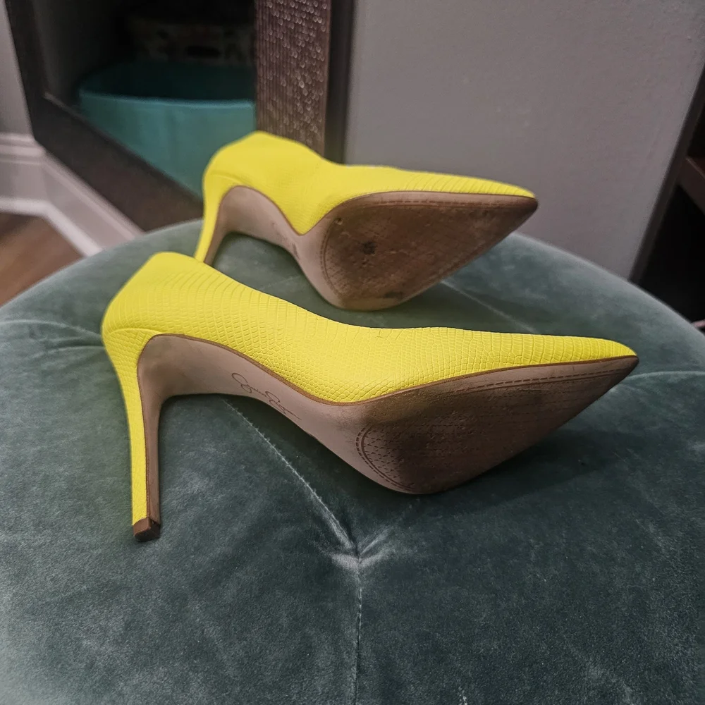 Jessica Simpson Vibrant Yellow Heels - Picture 6 of 7